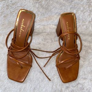 AKIRA CHUNKY SANDAL HEEL